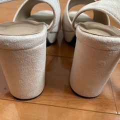 【美品】GRL スエードチャンキーヒールサンダル[ci198]の画像