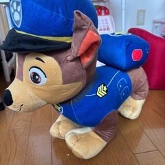 【パウパトロール】チェイスの大きなぬいぐるみの画像