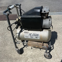 自作台車付きエアーコンプレッサー 100V