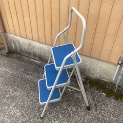 3段青色踏み台 最大耐荷重100kg アイリスオーヤマ　折り畳みの画像