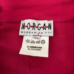 ⑩濃いピンクポロシャツの画像