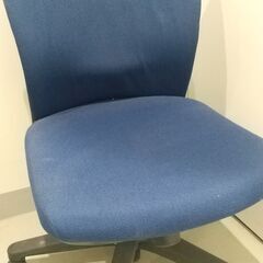 オフィスチェア(黒メッシュ、黒、青)  の画像