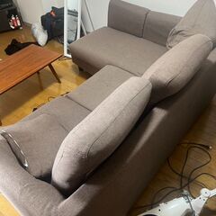 3,000円差し上げますので、ソファーの引き取りお願いします。