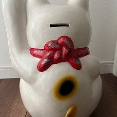招き猫　陶器　貯金箱の画像