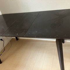 無料　ニトリダイニングテーブル(伸長式)