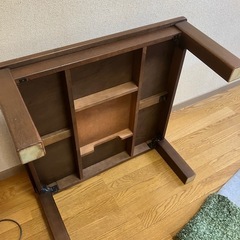 四角いテーブル