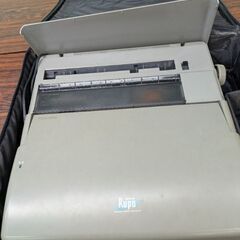 ワードプロセッサー(とにかく古い物)5月中の引取希望の画像