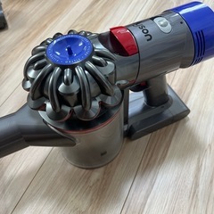 【ジャンク品】Dyson V7slim コードレス掃除機の画像