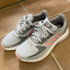 【値下げ】adidasスニーカー　２３センチの画像