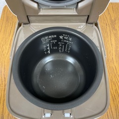 三菱　炊飯器  炭炊釜　NJ-ST06R　3.5合炊き　中古の画像