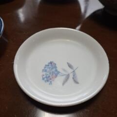 f小皿と茶碗　火曜日限定の画像