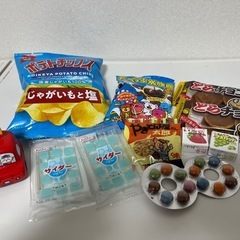 ハッピーセットちいかわ付きお菓子まとめ売り