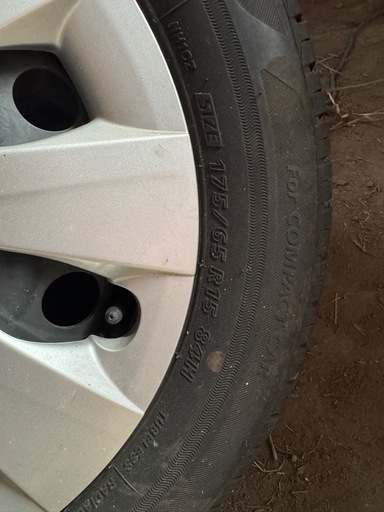 トヨタ　175/65r15 BS NH100