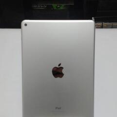 【中古】Apple iPad AIR 2 シルバーの画像