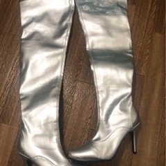 ニーハイブーツ　シルバー　24センチ
