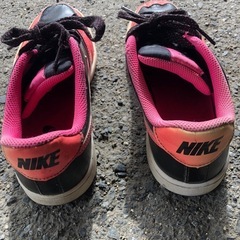 子供用、NIKEシューズの画像