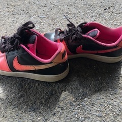 子供用、NIKEシューズの画像