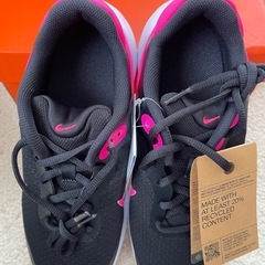 ナイキNIKE スニーカー　未使用タグあり　24.5cmの画像