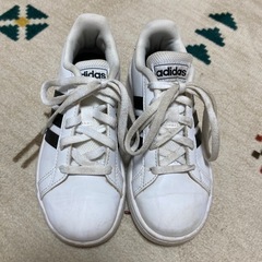 キッズ靴スニーカー　アディダスadidas　18cm 