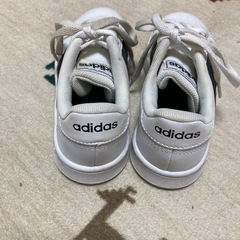 キッズ靴スニーカー　アディダスadidas　18cm の画像