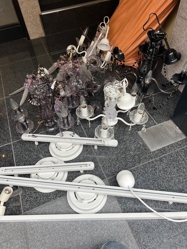 早い者勝ち‼️シャンデリアその他照明器具‼️