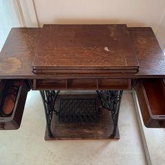 アンティークミシンの画像