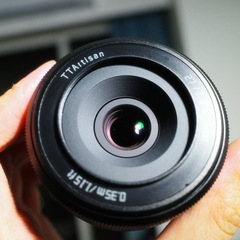 Tartisan 27mm F2.8の単焦点レンズ Xマウントの画像