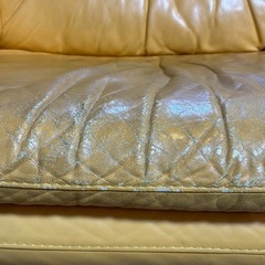 2人掛け
黄色のソファの画像