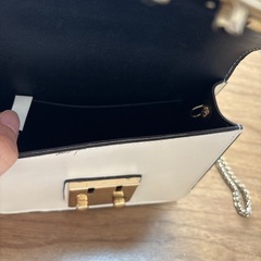 【無料！7月で処分します】白いミニ鞄の画像