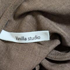 ４L　vanilla studio　ブラウス　ペムラム　焦げ茶色の画像