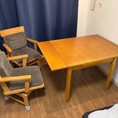 テーブルと椅子