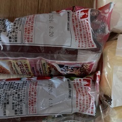 マヨネーズ3本とケチャップ2本の画像