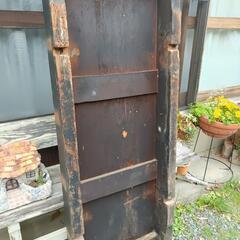 長持(ながもち)の一部分