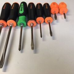 【美品・良品】　Snap-on/スナップオン　プラスドライバー・マイナスドライバー　8本セット　ラバーグリップ　DES414095　SGDP42IRBの画像