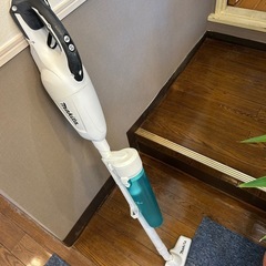 マキタ　コードレス掃除機①