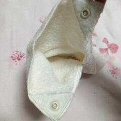 リボン刺繍 ホワイト フリースハンカチの画像