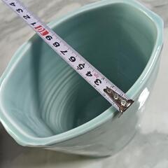 花瓶 青磁 蘭 角谷英明 名張窯 花器
の画像