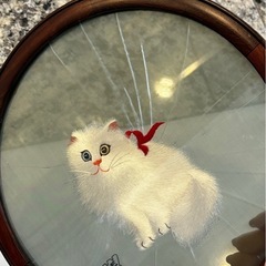 (7/23まで)白い猫のガラス刺繍アート　置物の画像