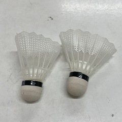 ☆値下げ☆ロ 2505-553 バトミントンセット ラケット&シャトル 各2本 バラ売り不可 キズ 汚れありの画像