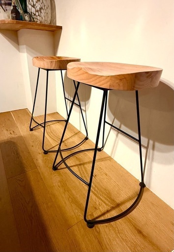 カウンタースツール2脚