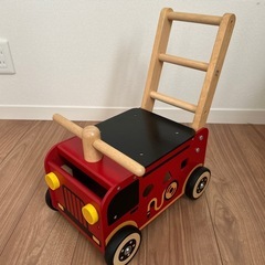 赤ちゃん木製手押し車　I'mTOY ウォーカー&ライド 消防車 　