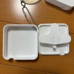 100均 ケーブル収納の画像
