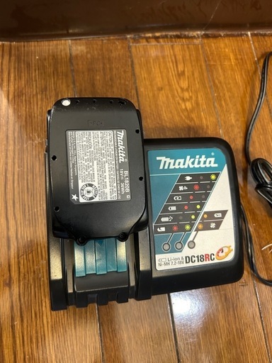 マキタ　コードレスクリーナーバッテリー充電器セット②