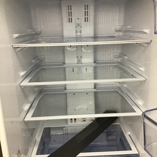 #E-47【ご来店頂ける方限定】MITUBISHIの3ドア冷凍冷蔵庫です