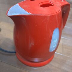 電気ケトル（若干の水垢あり）の画像