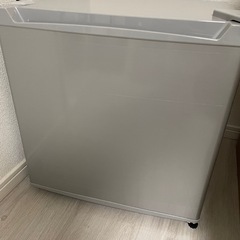 【受け渡し予定者決定済み】ミニ冷蔵庫