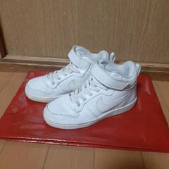 NIKE　17cm　ハイカットスニーカー