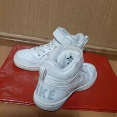 NIKE　17cm　ハイカットスニーカーの画像