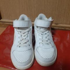 NIKE　17cm　ハイカットスニーカーの画像