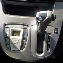 誰でも車が買える次世代低与信ローン専門店／ 安心の１年保証付き 距離無制限！中古車販売 カーメル小田原店 　平成26年 ダイハツ ムーブカスタム☆　42000㌔の画像